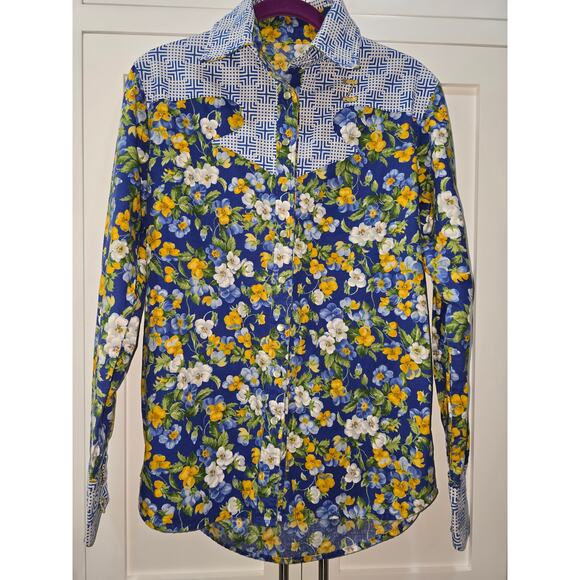🌼 Vintage Handmade Floral Button Down – Western Style - Picture 2 of 15